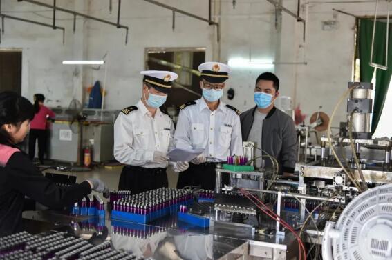 <a href='http://www.hrgnw.cn' title='危險(xiǎn)品貨代' >危險(xiǎn)品貨代</a>