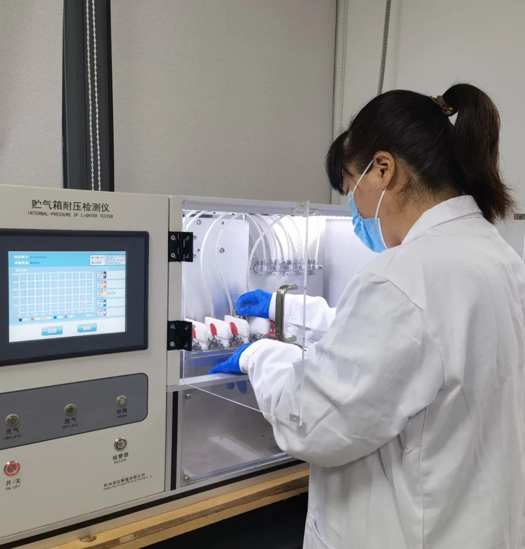 <a href='http://www.hrgnw.cn' title='危險品貨運' >危險品貨運</a>