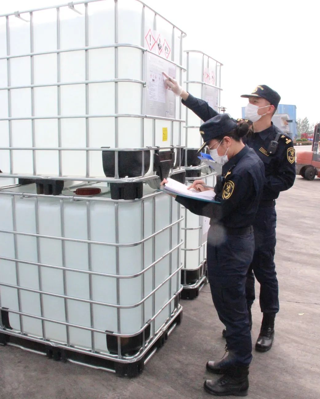 中港<a href='http://www.hrgnw.cn' title='危險品貨運' >危險品貨運</a>